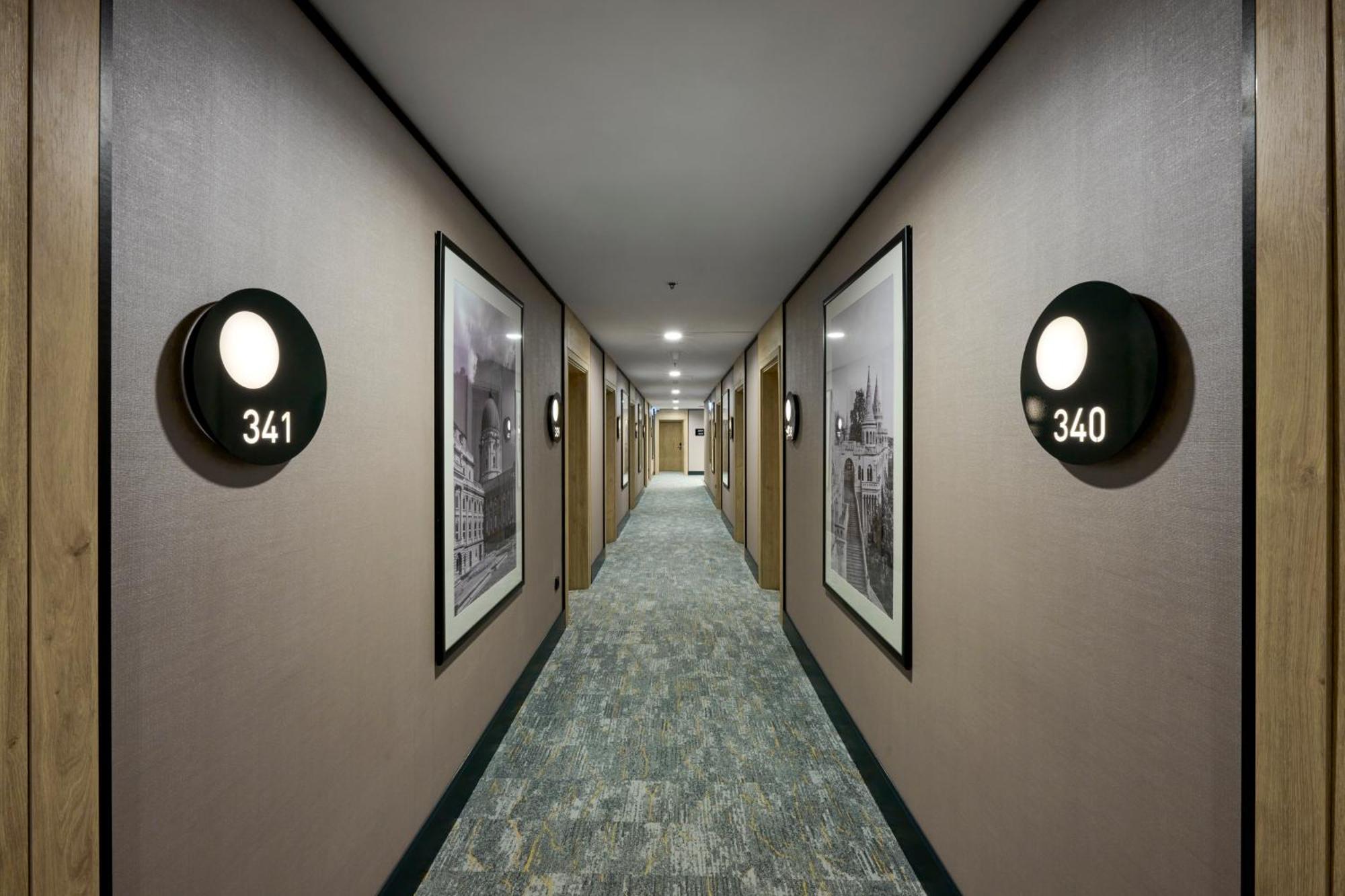 Radisson Hotel Budapest Budapart エクステリア 写真